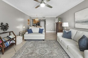 Ocean House 1903 2 Bedroom Condo by RedAwning