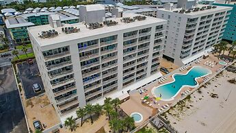 Ocean House 1903 2 Bedroom Condo by RedAwning
