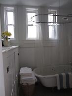 Church Des Artistes Guest House