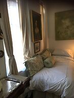 Church Des Artistes Guest House