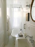 Church Des Artistes Guest House