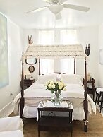 Church Des Artistes Guest House