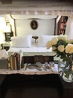 Church Des Artistes Guest House