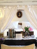 Church Des Artistes Guest House