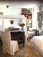 Church Des Artistes Guest House