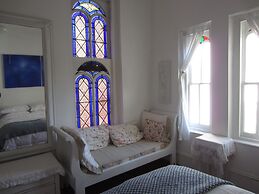 Church Des Artistes Guest House