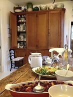 Church Des Artistes Guest House