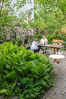 Church Des Artistes Guest House