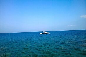 Meaco Hotel - Anilao