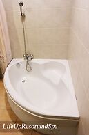 Life Up Resort and Spa