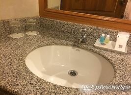 Life Up Resort and Spa