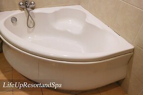 Life Up Resort and Spa