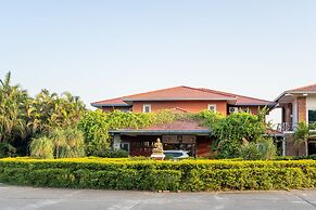 Dreamland Gold Resort