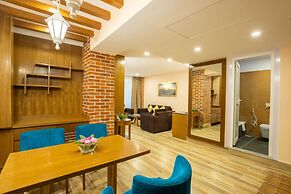 Dreamland Gold Resort