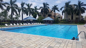 Dreamland Gold Resort