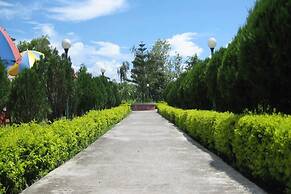 Dreamland Gold Resort