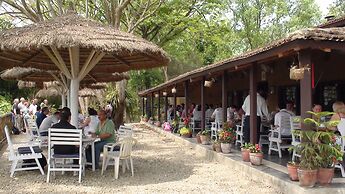 Safari Narayani Hotel- All Inclusive