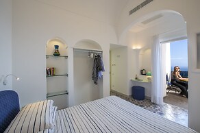 Albadamare Boutique Hotel