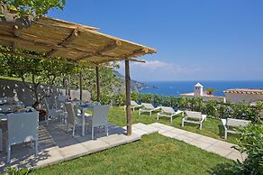 Albadamare Boutique Hotel