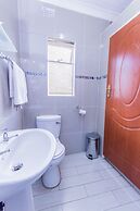 Riverstone Guest Lodge