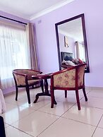 Riverstone Guest Lodge