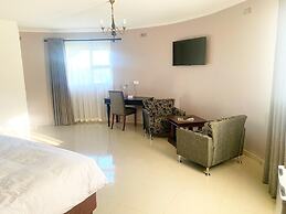 Riverstone Guest Lodge