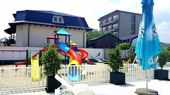 Sangria Luxury Family