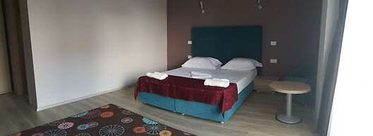 Sangria Luxury Family