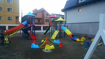 Sangria Luxury Family