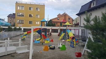 Sangria Luxury Family