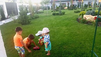 Sangria Luxury Family