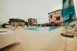 Sangria Luxury Family