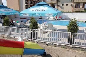 Sangria Luxury Family