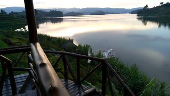 Lake Bunyonyi Rock Resort