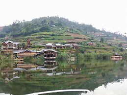 Lake Bunyonyi Rock Resort