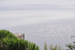 Lake Bunyonyi Rock Resort