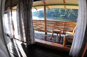 Lake Bunyonyi Rock Resort