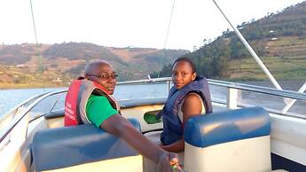 Lake Bunyonyi Rock Resort