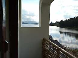 Lake Bunyonyi Rock Resort