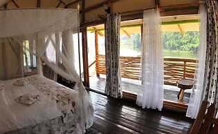 Lake Bunyonyi Rock Resort