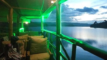 Lake Bunyonyi Rock Resort