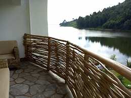 Lake Bunyonyi Rock Resort