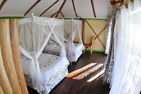 Lake Bunyonyi Rock Resort