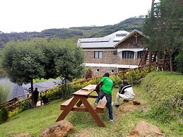 Lake Bunyonyi Rock Resort