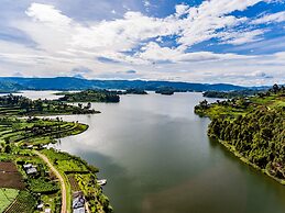 Lake Bunyonyi Rock Resort