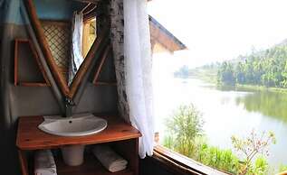 Lake Bunyonyi Rock Resort