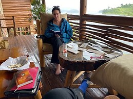 Lake Bunyonyi Rock Resort