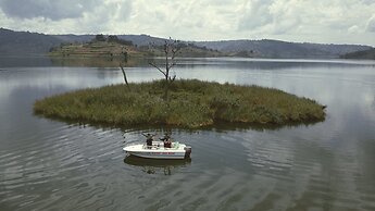Lake Bunyonyi Rock Resort