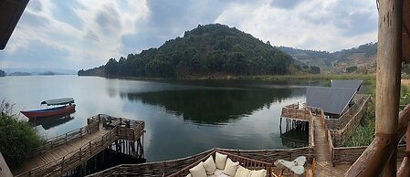 Lake Bunyonyi Rock Resort