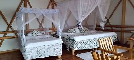 Lake Bunyonyi Rock Resort